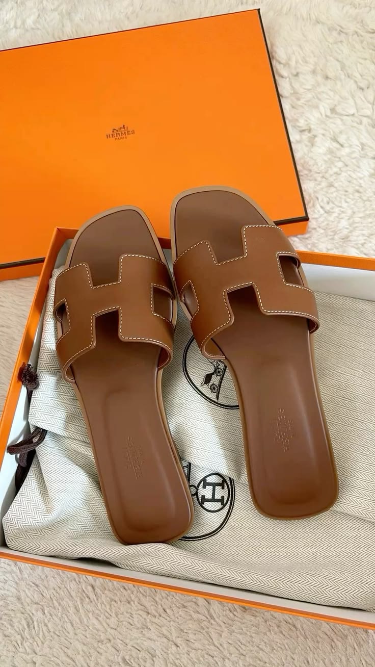 ORAN SANDAL HERMES