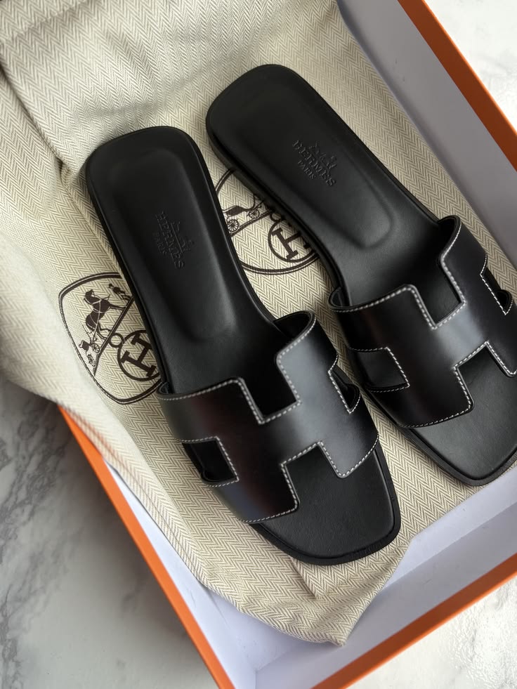 ORAN SANDAL HERMES