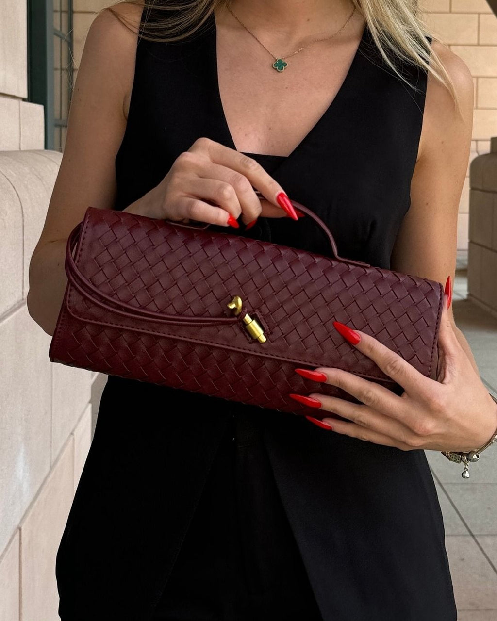 Andemio Clutch