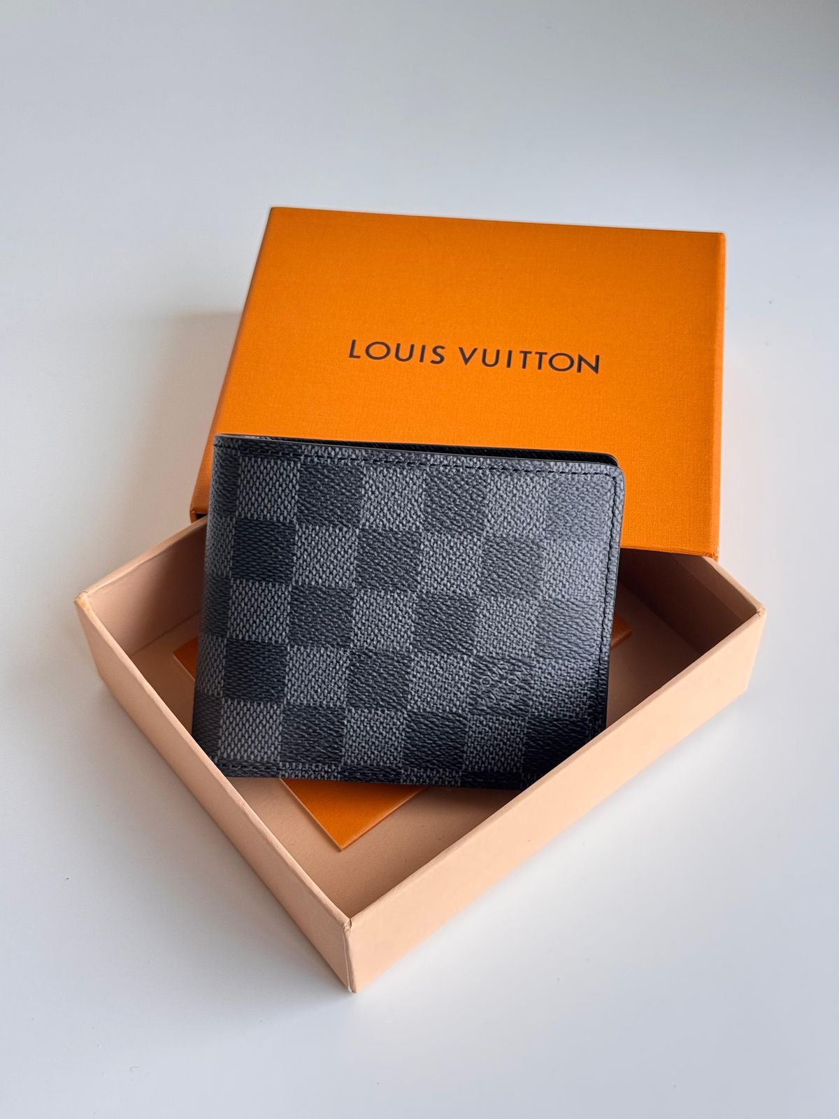 LV portmone