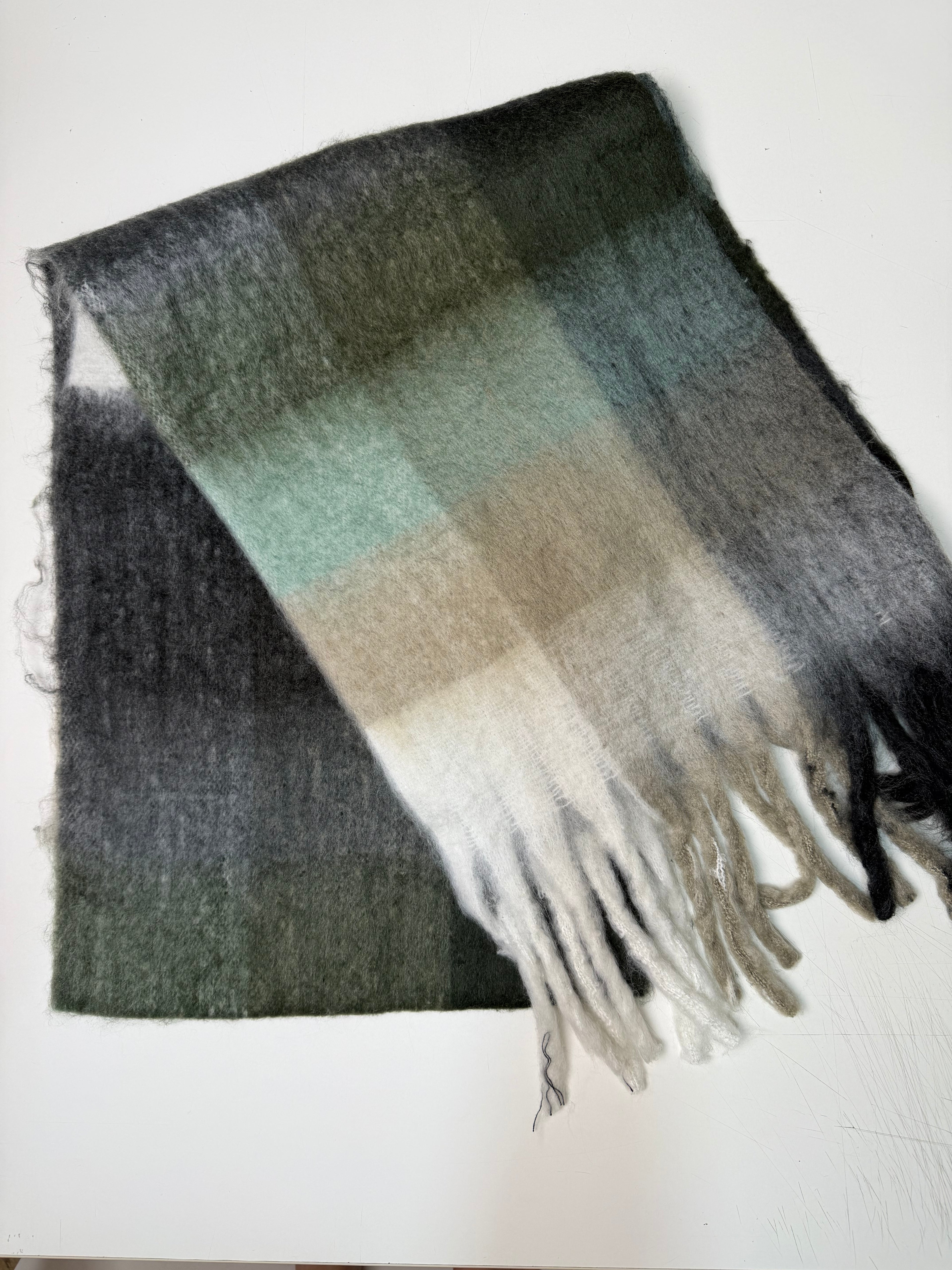 Soft Plaid Scarf black/green