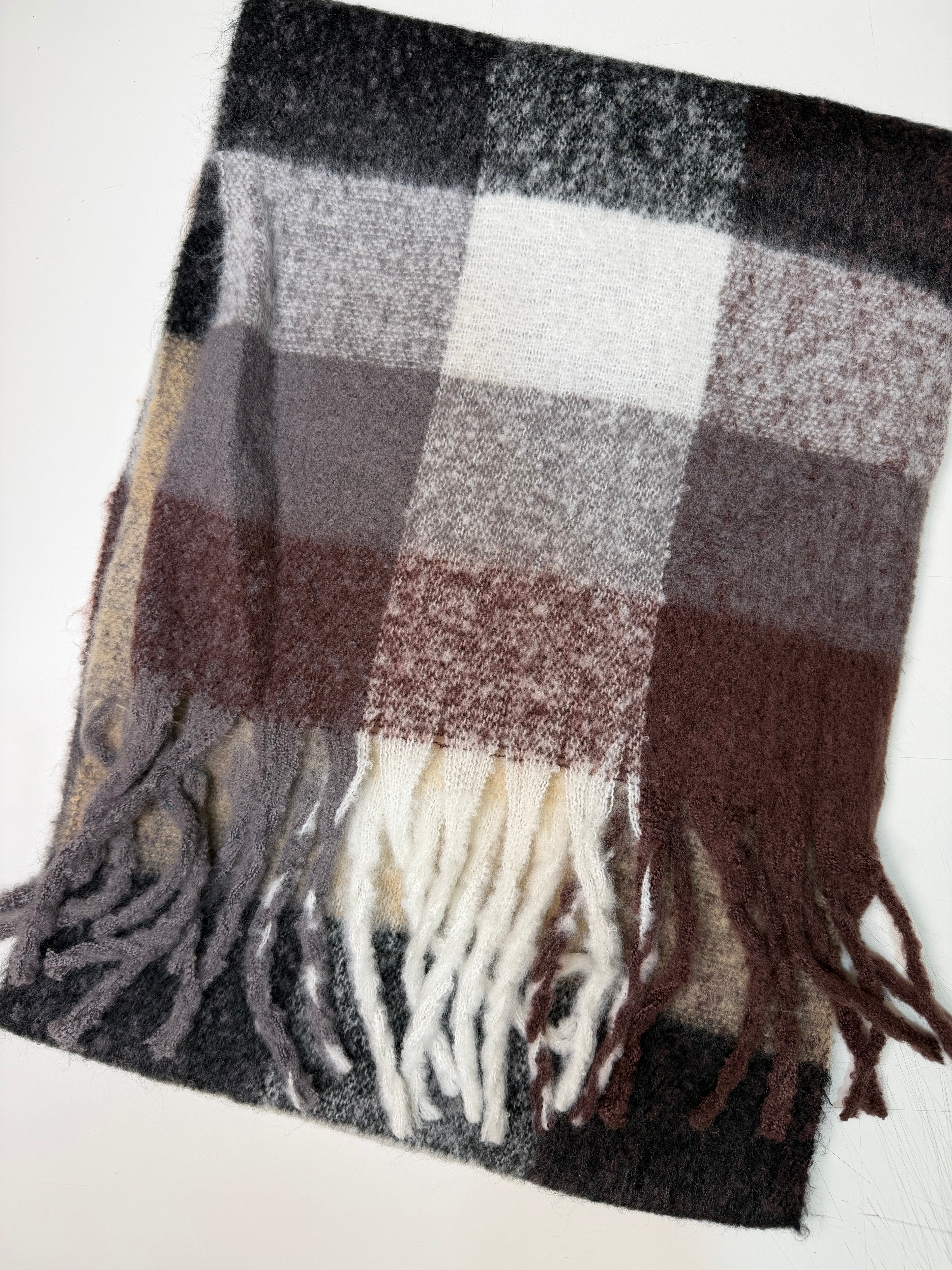 Soft Plaid Scarf brown/black