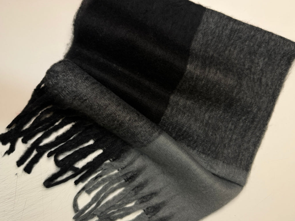 double-face scarf black