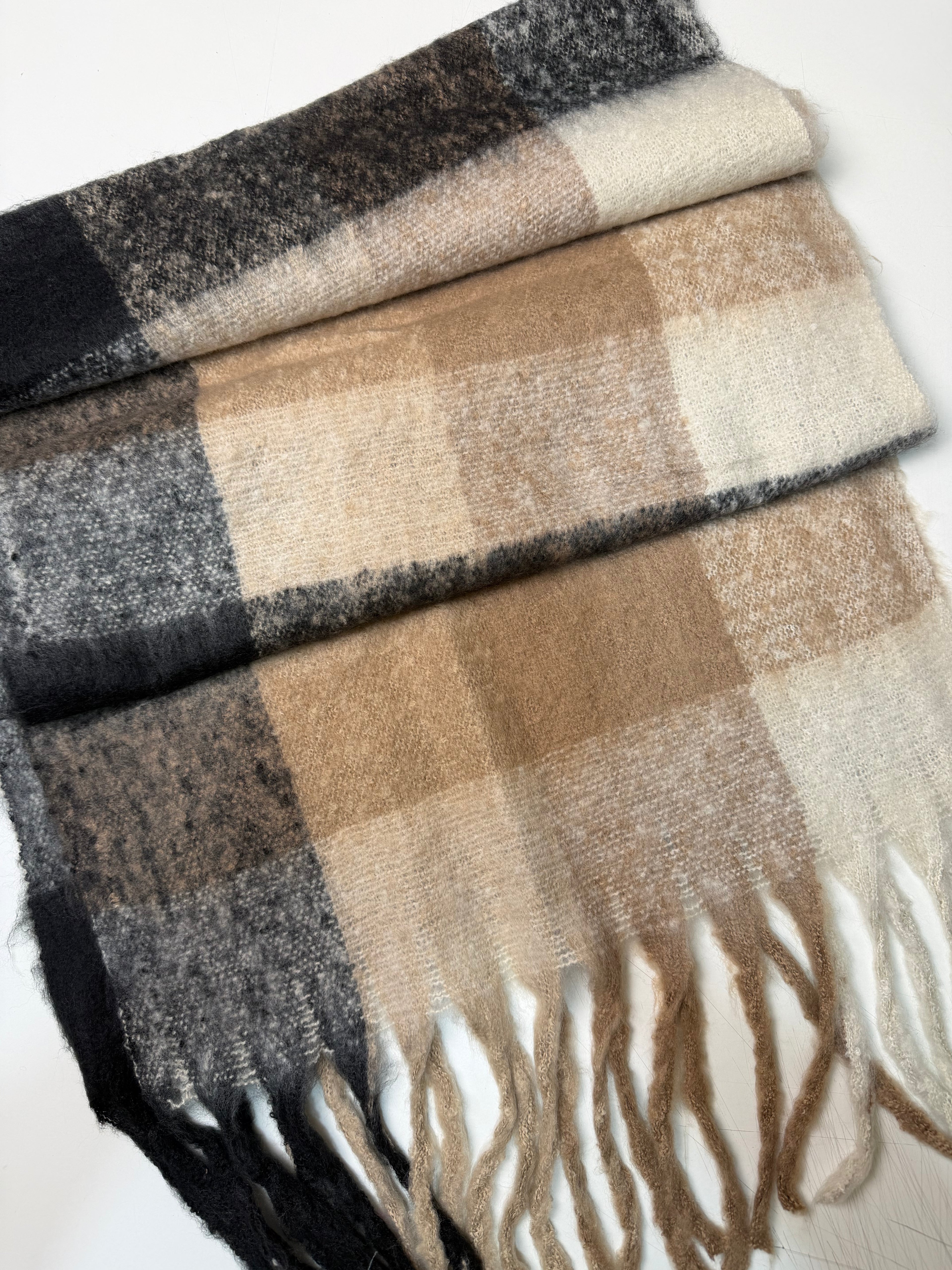 Soft Plaid Scarf brown