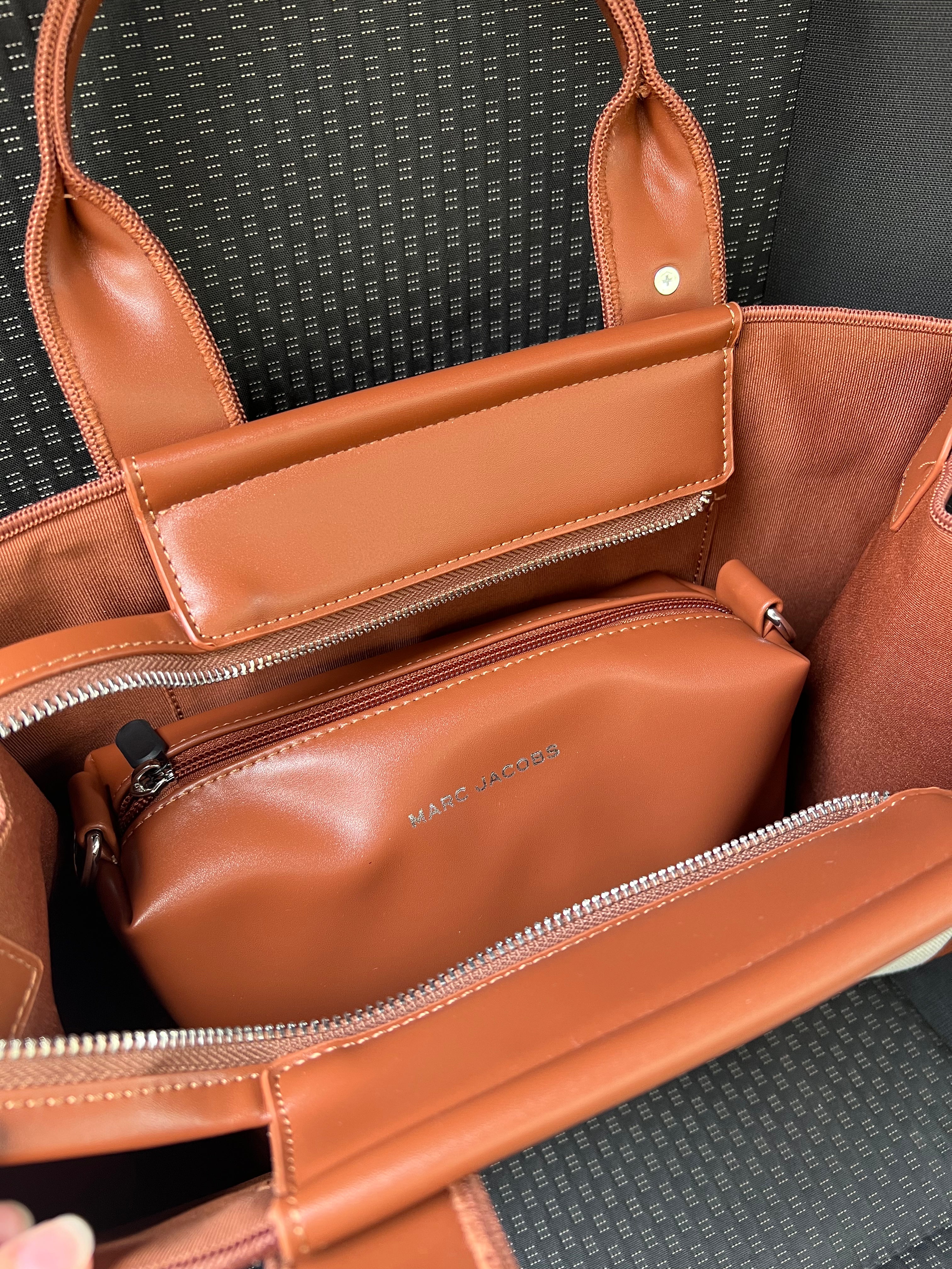 THE TOTE BAG / MARC JACOBS