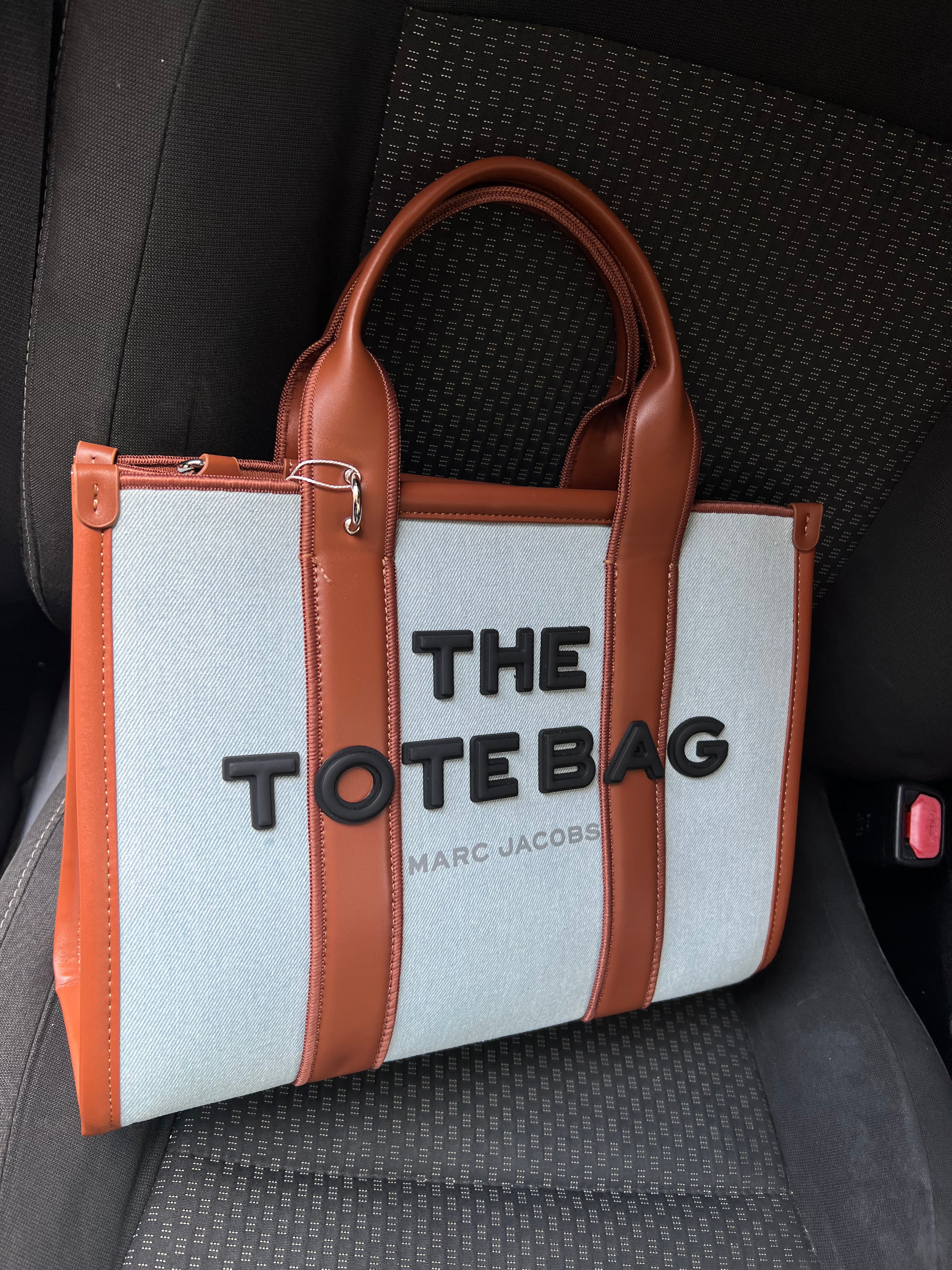 THE TOTE BAG / MARC JACOBS