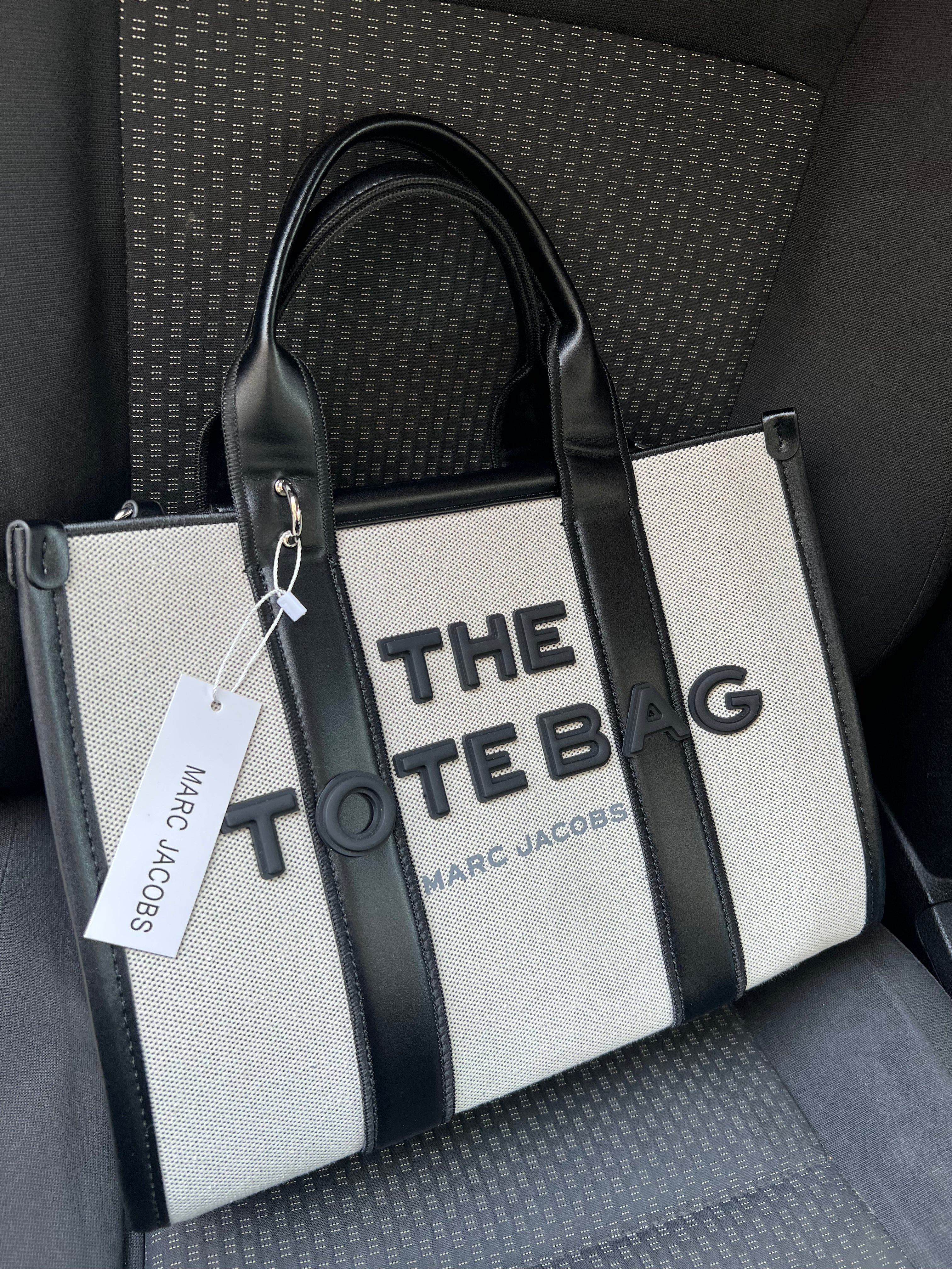 THE TOTE BAG / MARC JACOBS