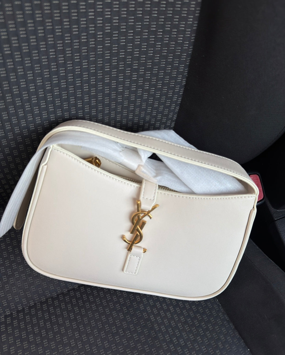 YSL Le 5 à 7 Bag