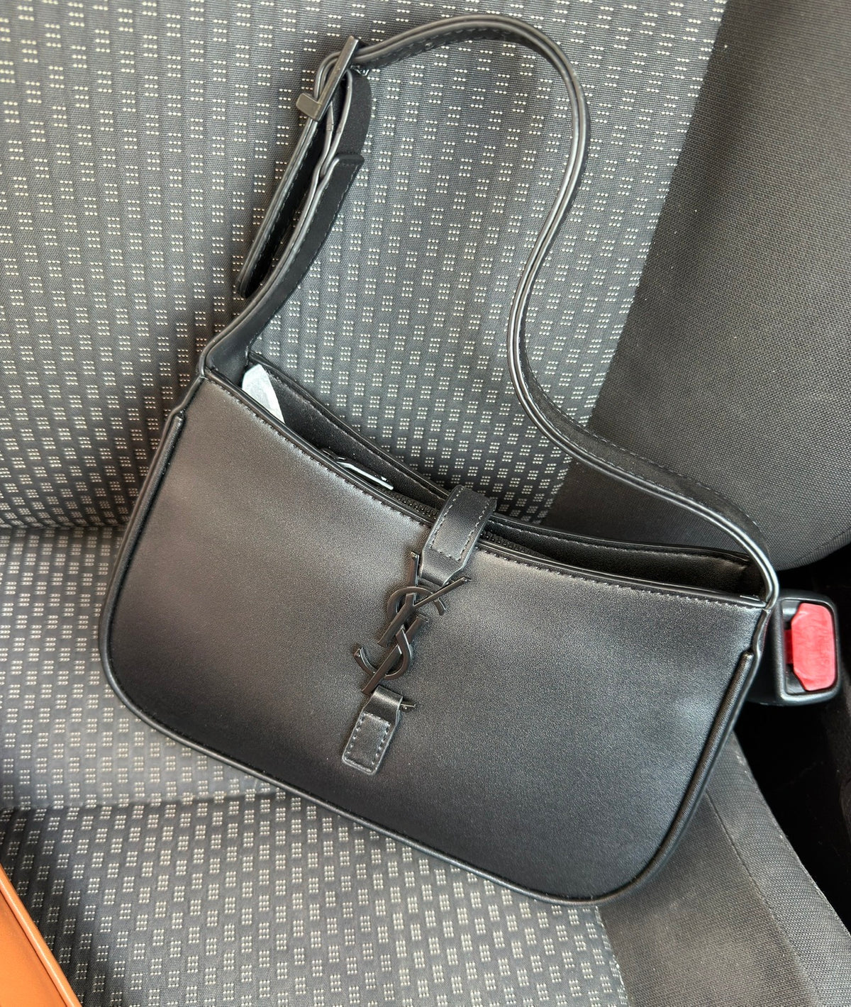 YSL Le 5 à 7 Bag