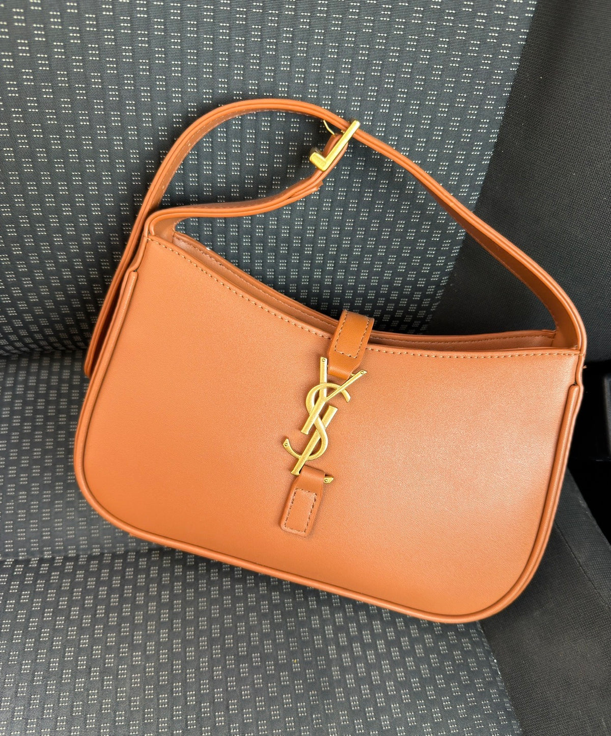YSL Le 5 à 7 Bag