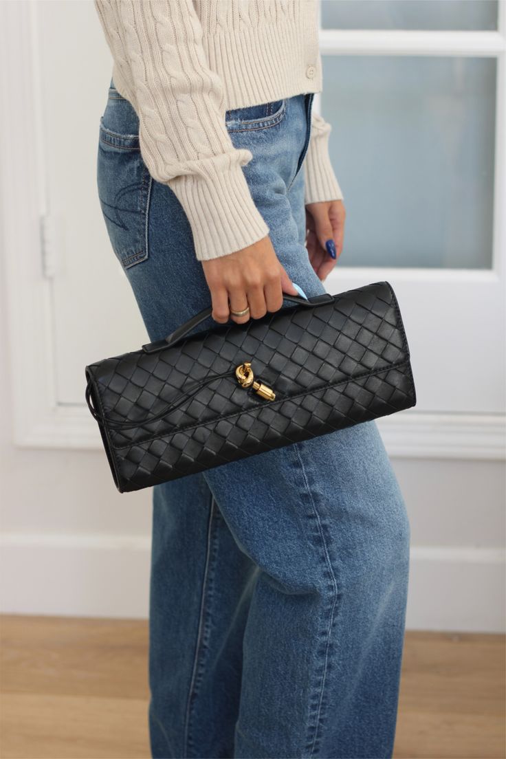 Andemio Clutch