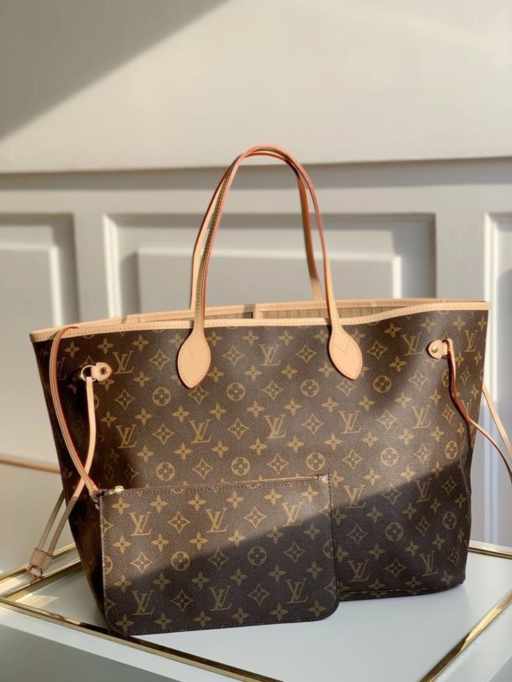 LV REVERSIBLE BAG + PURSE